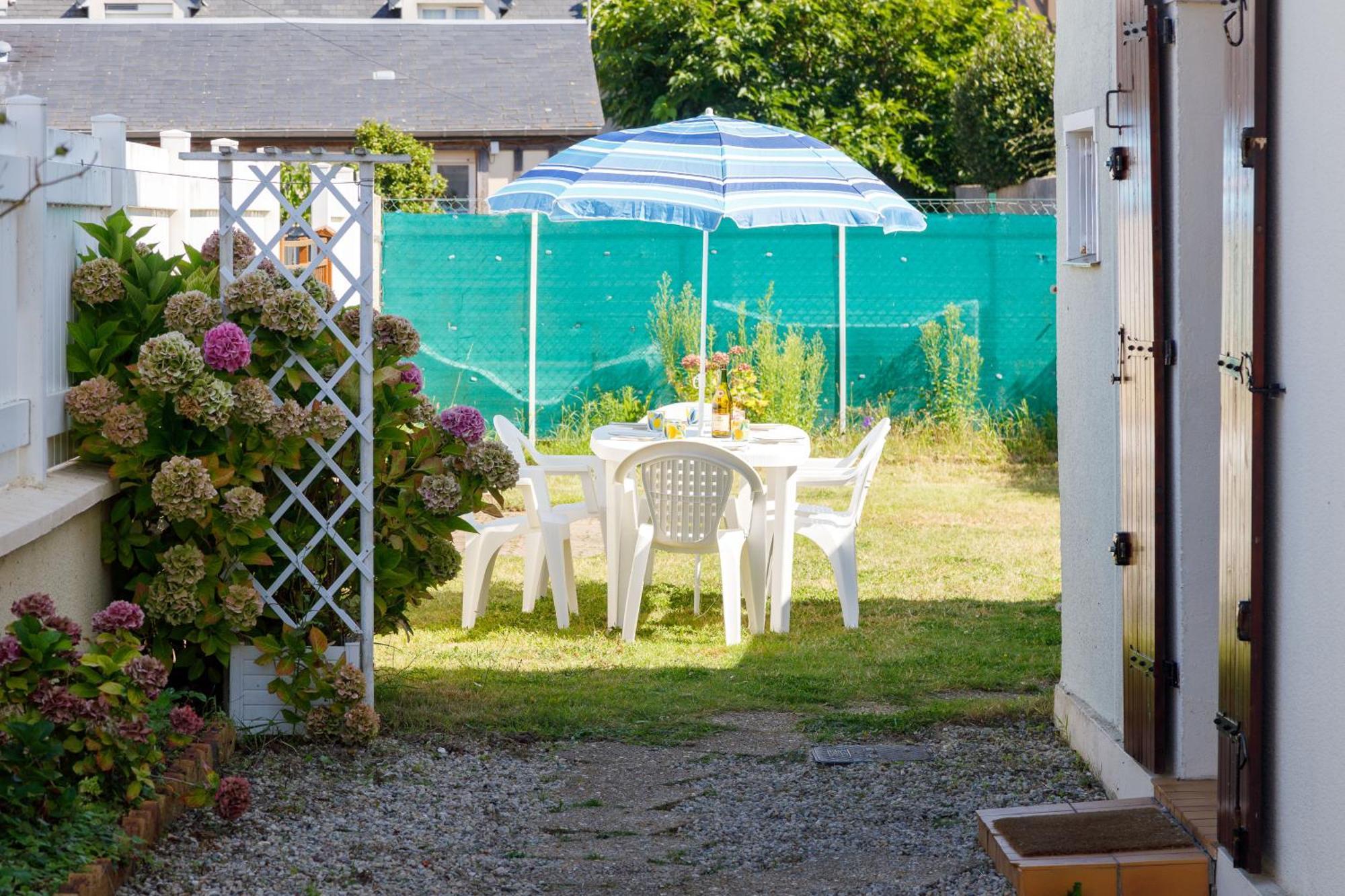 La Maison Cabourgeaise Proche Mer Exterior foto